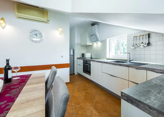 The Hillside 아파트 *