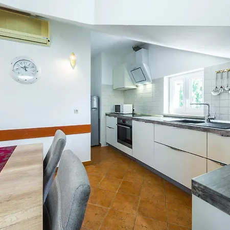 The Hillside Apartment *