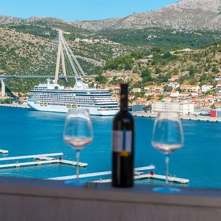 The Hillside Apartament *