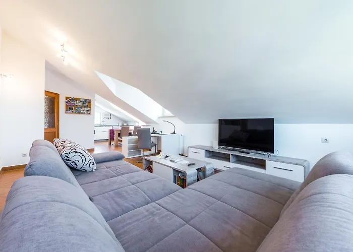 The Hillside Apartmán *