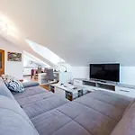 The Hillside Apartman *